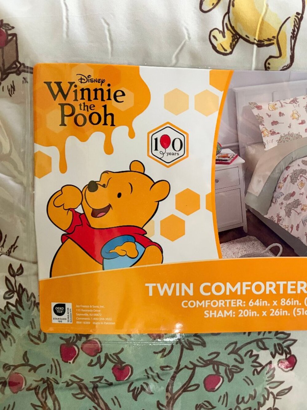NEW 2-pc Disney Winnie the Pooh Twin Comforter Set (64" x 86") includes 1 sham